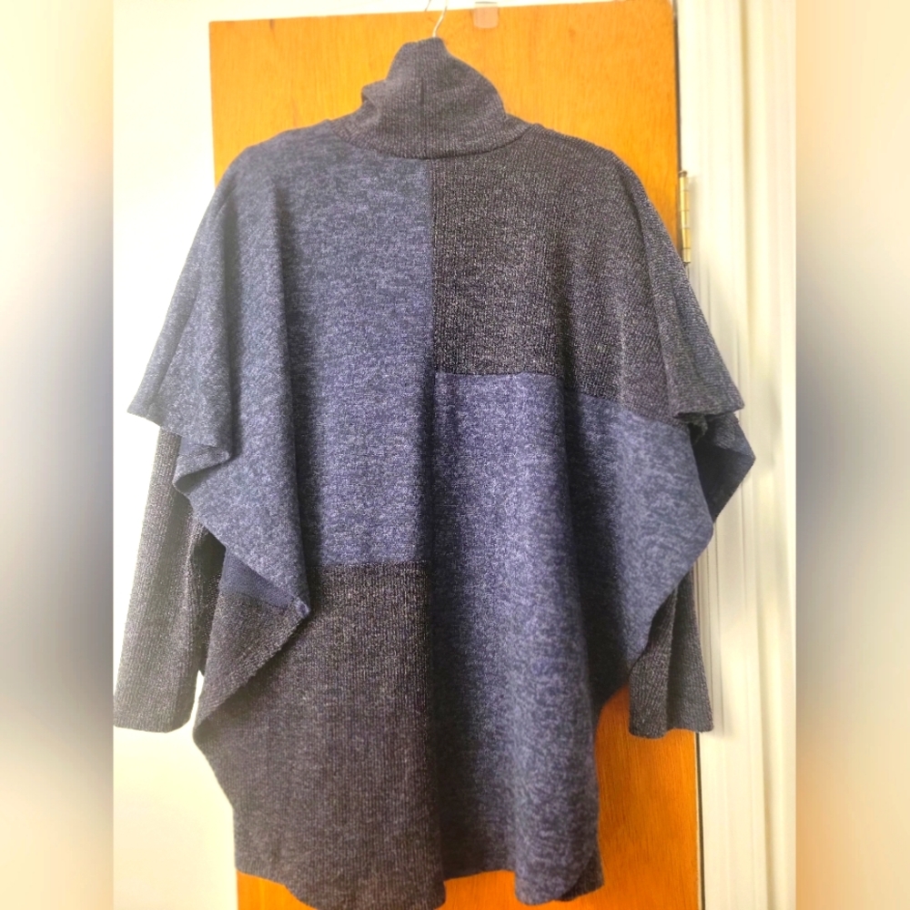 Pure Essence Woman Sweater - Picture 3 of 4